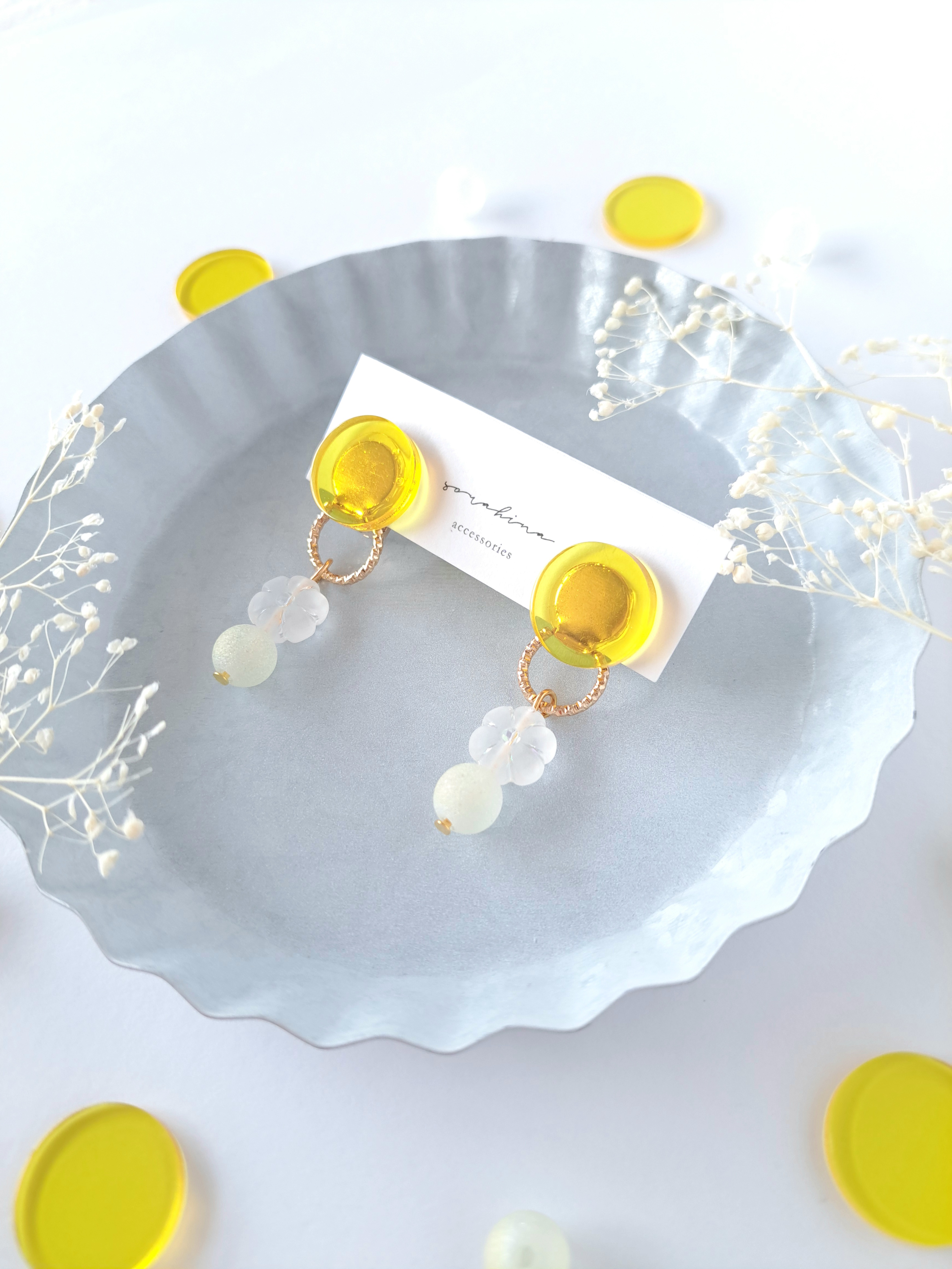 ★c　"イロドリ魅せる耳元に…"　春　初夏　ゆらゆら揺れる　クリア　イエロー　大人可愛いピアス／イヤリング